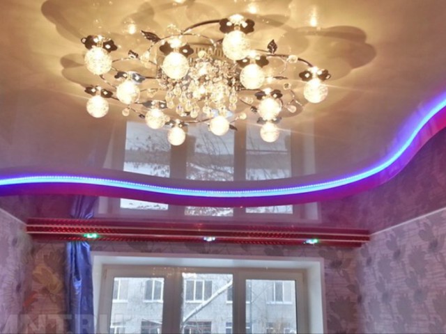 Натяжной потолок с подсветкой 1