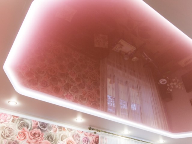 Натяжной потолок с подсветкой 3