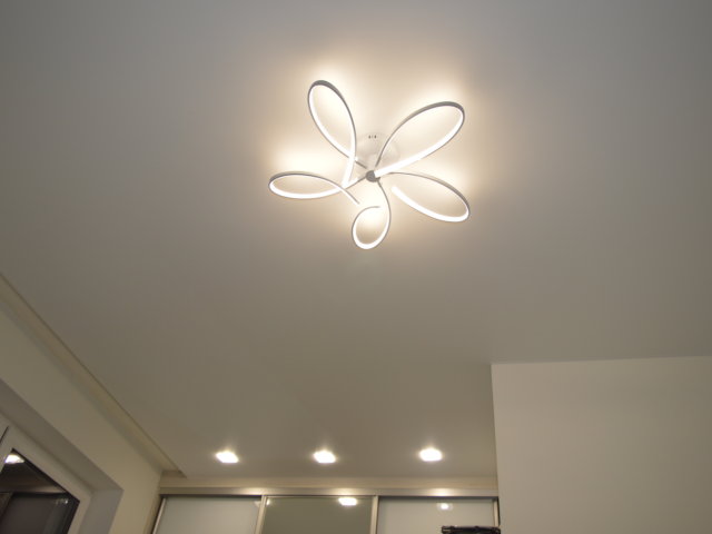 Матовый натяжной потолок 3