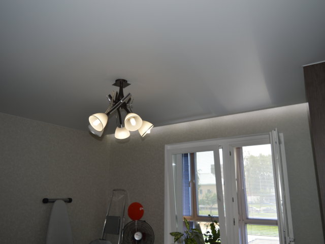 Сатиновый натяжной потолок 4